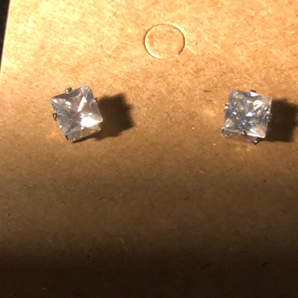 Jewelry - Earrings Studs